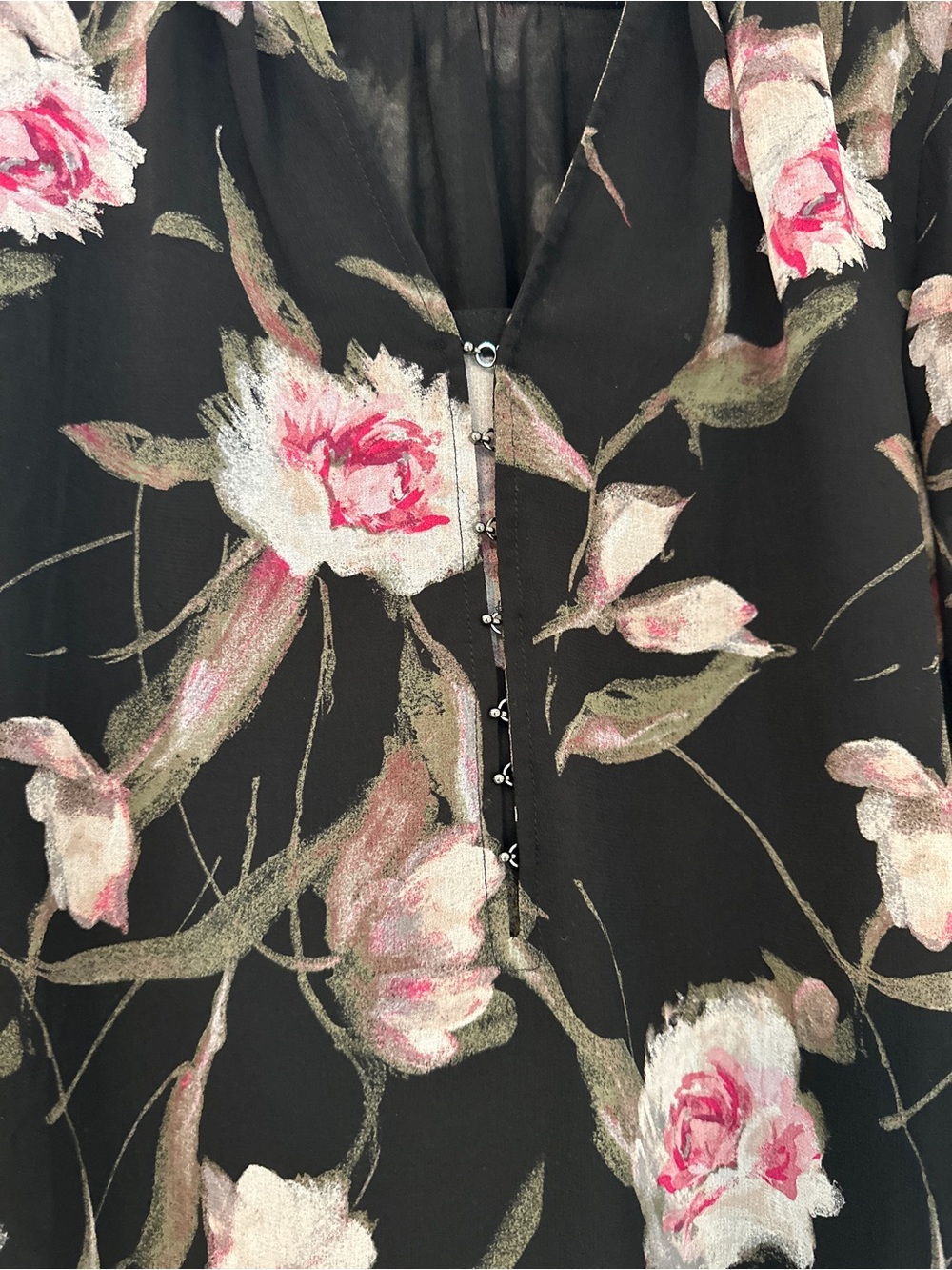 White House Black Market Blouse. Multi-color Floral Pleated Sleeves Size 8 - Picture 2 of 11